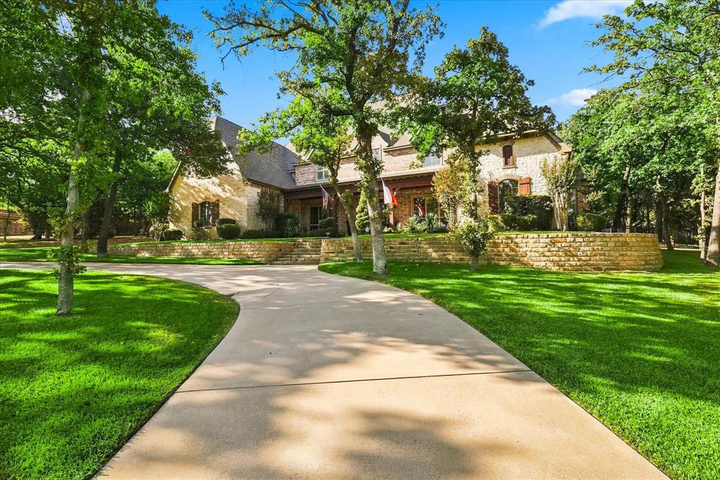 686 Knob Hill Court