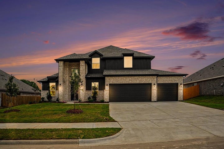Photo 1 of 28 — 732 Candace Drive, DeSoto, TX 75115