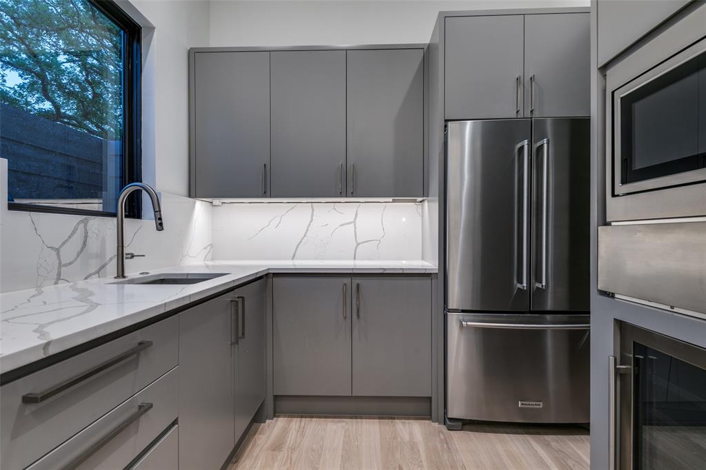 Crestmanor Estates - Residential