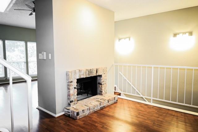 Oaks Montfort Ph 04 - Residential Lease