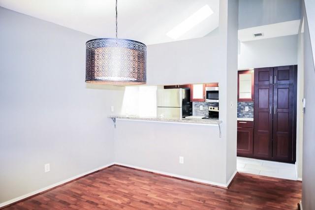 Oaks Montfort Ph 04 - Residential Lease