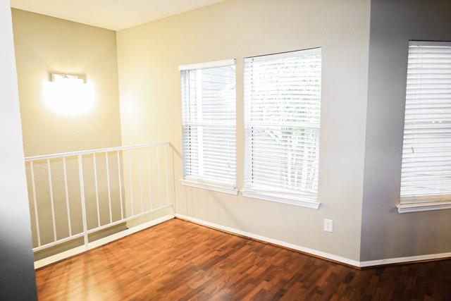 Oaks Montfort Ph 04 - Residential Lease