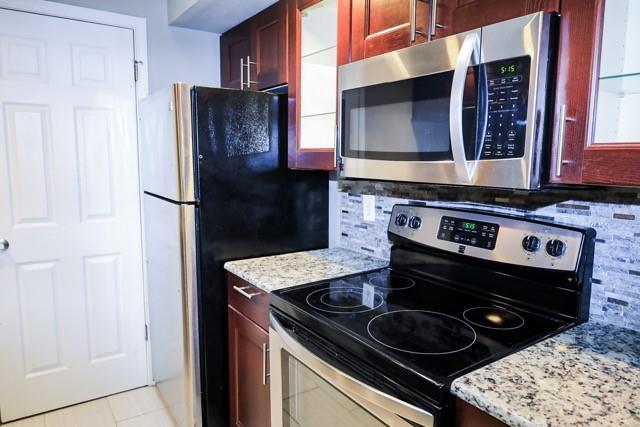 Oaks Montfort Ph 04 - Residential Lease