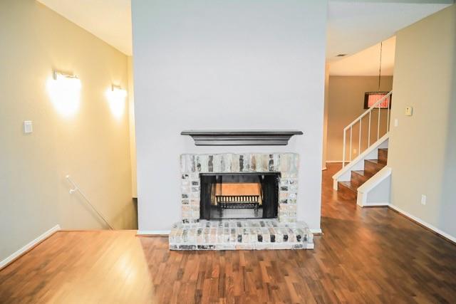 Oaks Montfort Ph 04 - Residential Lease