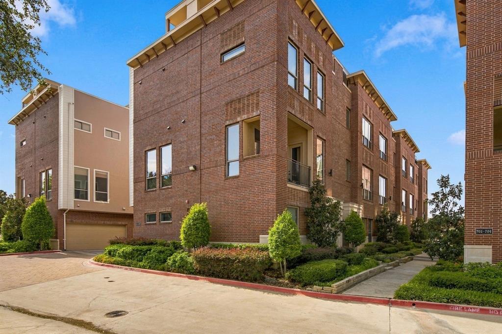 101 Decker Court 603