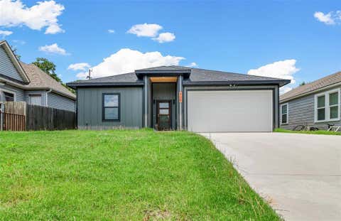 Photo of 405 W Hull Street, Denison, TX 75020 (MLS # 21368887)