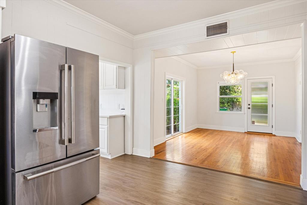 S6100 SLOAN SECOND - Residential