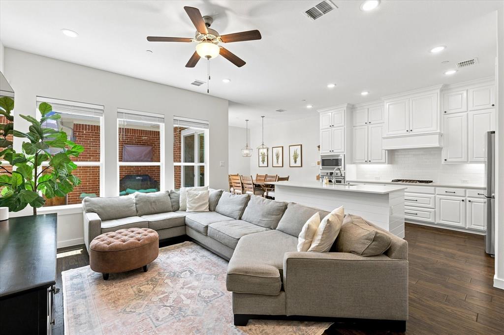8724 Ice House Drive
