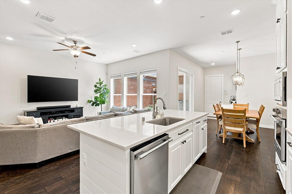 8724 Ice House Drive