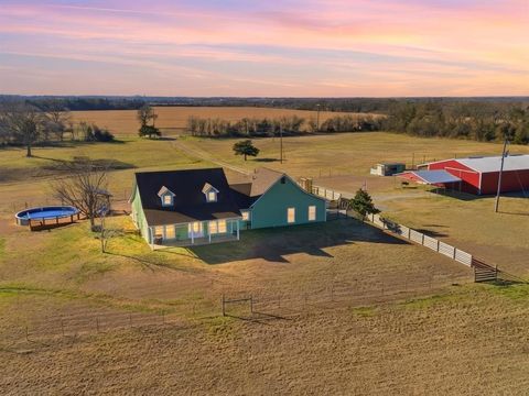 643 CR 2992 Windom TX 75492