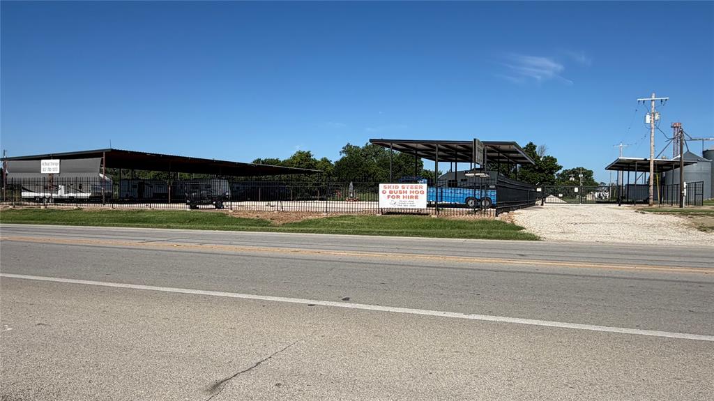 406 S Highway 79 Highway