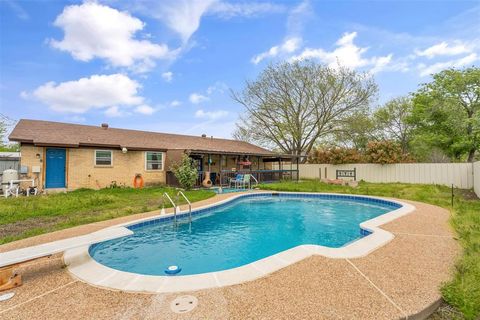 A home in Mineral Wells