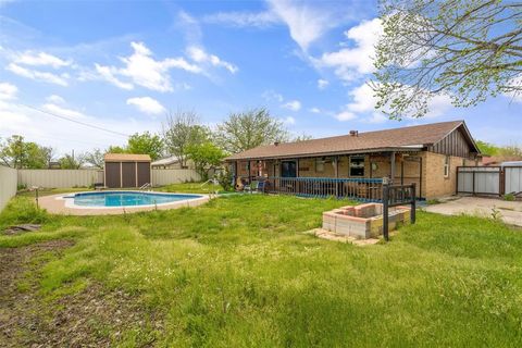 A home in Mineral Wells