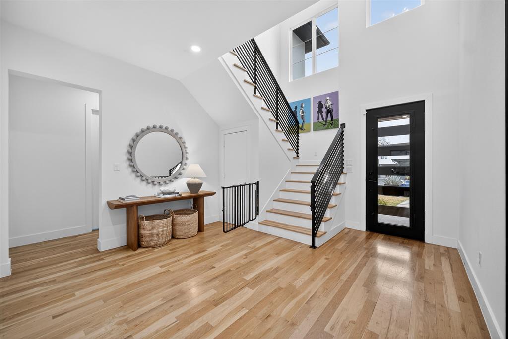 9527 Biscayne Boulevard