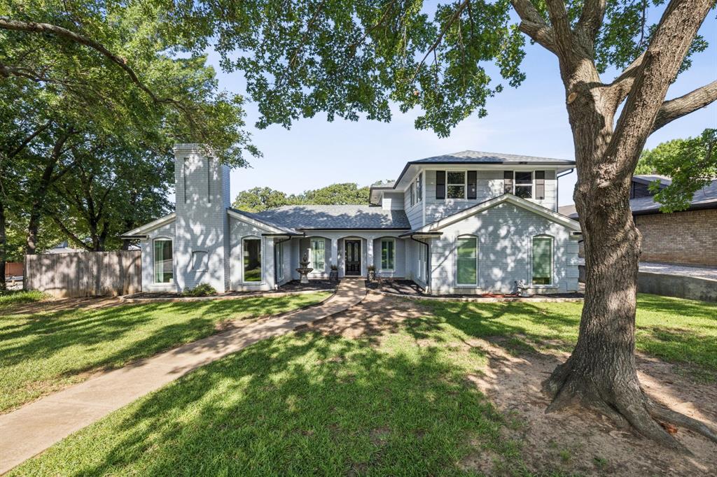 1 Whispering Vine Court