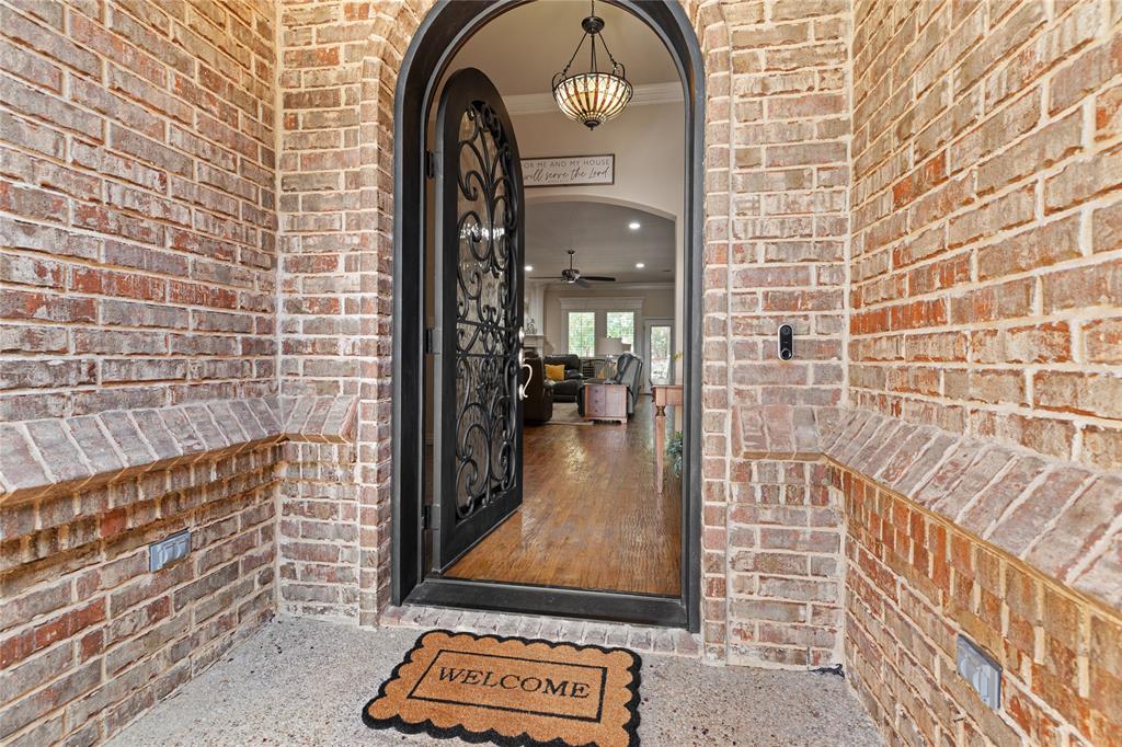 828 Sabine Trail