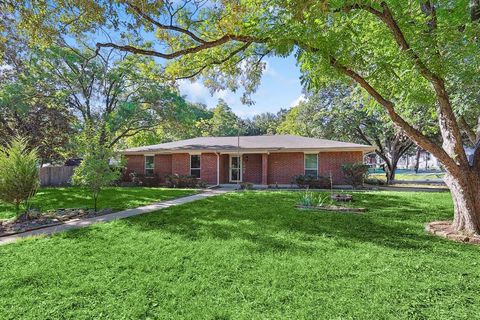 Property photo of 1302 Palm, Mansfield, TX 76063