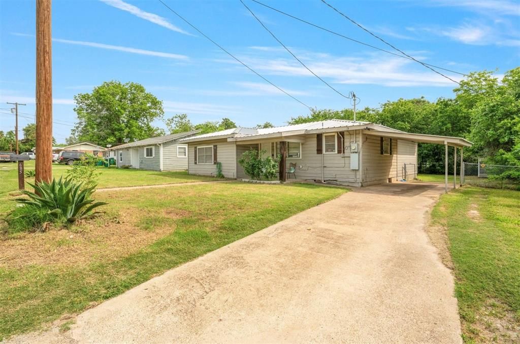 Photo of 685 S First Avenue, Stephenville, TX 76401 (MLS # 21251903)