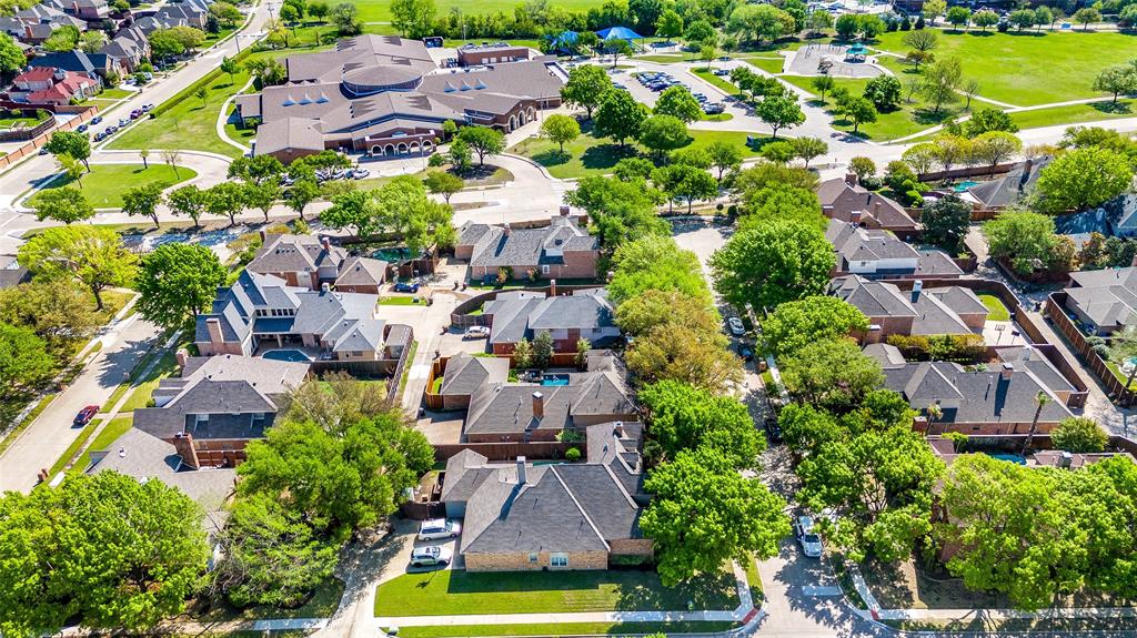 5913 Sandhills Circle