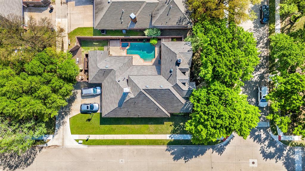 5913 Sandhills Circle