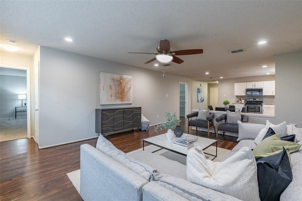1637 Thornhill Lane