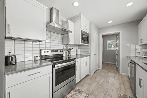 Tiny photo for 5101 Hetherington Place, The Colony, TX 75056 (MLS # 20949220)