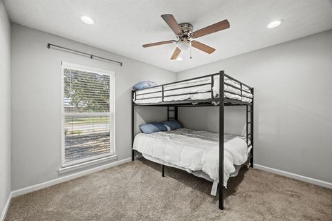 Tiny photo for 5101 Hetherington Place, The Colony, TX 75056 (MLS # 20949220)