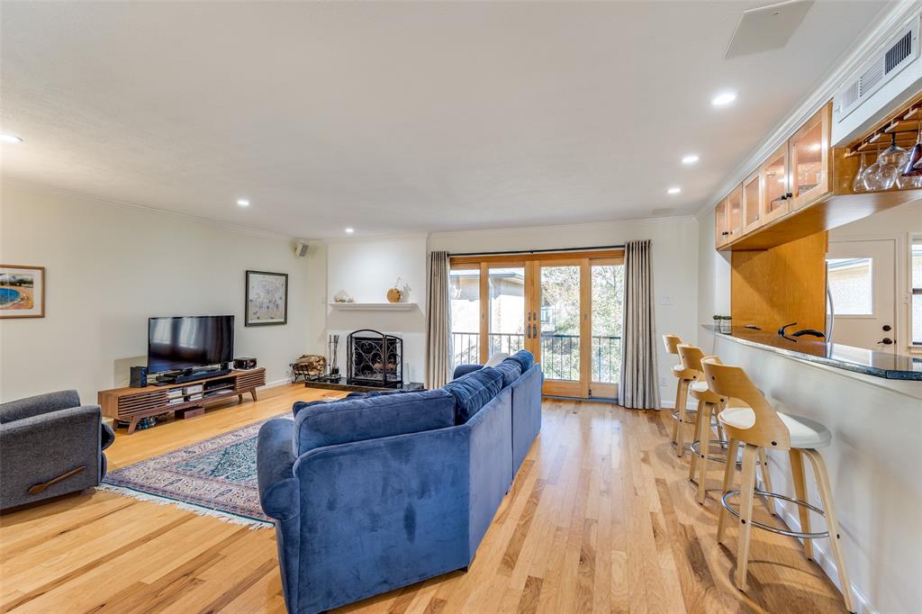 Royal Lane Condo 5800 - Residential