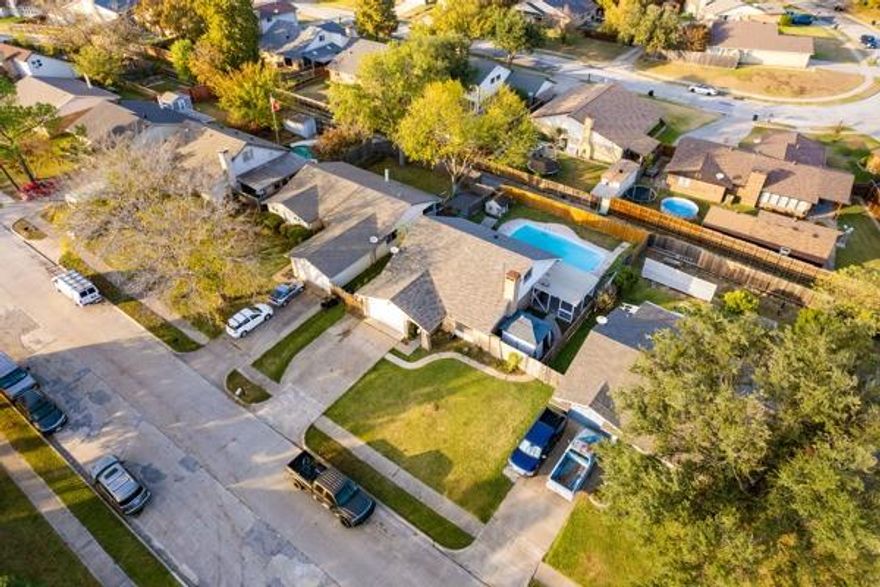 A charming Mesquite home full of traditional character, a great floor plan, and the rare bonus of a private pool and jacuzzi, OVERSIZED LOT all with NO HOA at an AMAZING PRICE. This property offers solid fundamentals and comfortable living spaces, giving buyers an excellent opportunity to update, personalize, and make it truly their own. The extra bedroom with en-suite half bath is a nice plus. The home features an inviting layout with natural light, a warm traditional feel, and generously sized bedrooms that offer flexibility for family, guests, or working from home. Step into your backyard retreat and enjoy one of the home’s standout features: a full-size swimming pool and relaxing jacuzzi, perfect for cooling off, unwinding after a long day, or hosting weekend gatherings. The outdoor space provides a great foundation for creating your own oasis.  Inside, you’ll find classic touches and original charm, giving the next owner a chance to blend character with modern improvements. The layout is practical and comfortable, making it easy to envision updates that suit your lifestyle. OWNER FINANCING AVAILABLE please contact me for information on this.  Located just minutes from I-30, this home offers convenient access to Dallas, shopping, dining, parks, and all the amenities Mesquite has to offer. Zoned for Mesquite ISD, this property is ideal for those seeking flexibility, convenience, and a strong community feel.

With no HOA restrictions, you have the freedom to customize, enhance, and enjoy your property without added fees.

813 Via Avenida Dr is the perfect opportunity for buyers looking for a home with charm, great floor plan, a pool and jacuzzi, and the chance to make it their own. This one is ready for its next chapter.