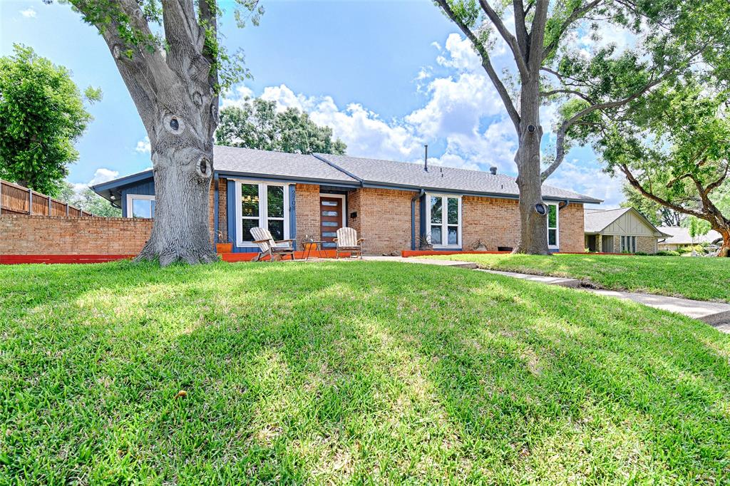 2708 Lakewood Lane