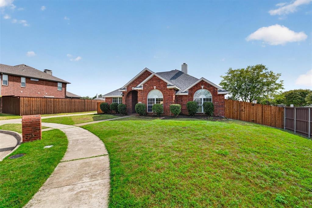 1429 Macrae Court
