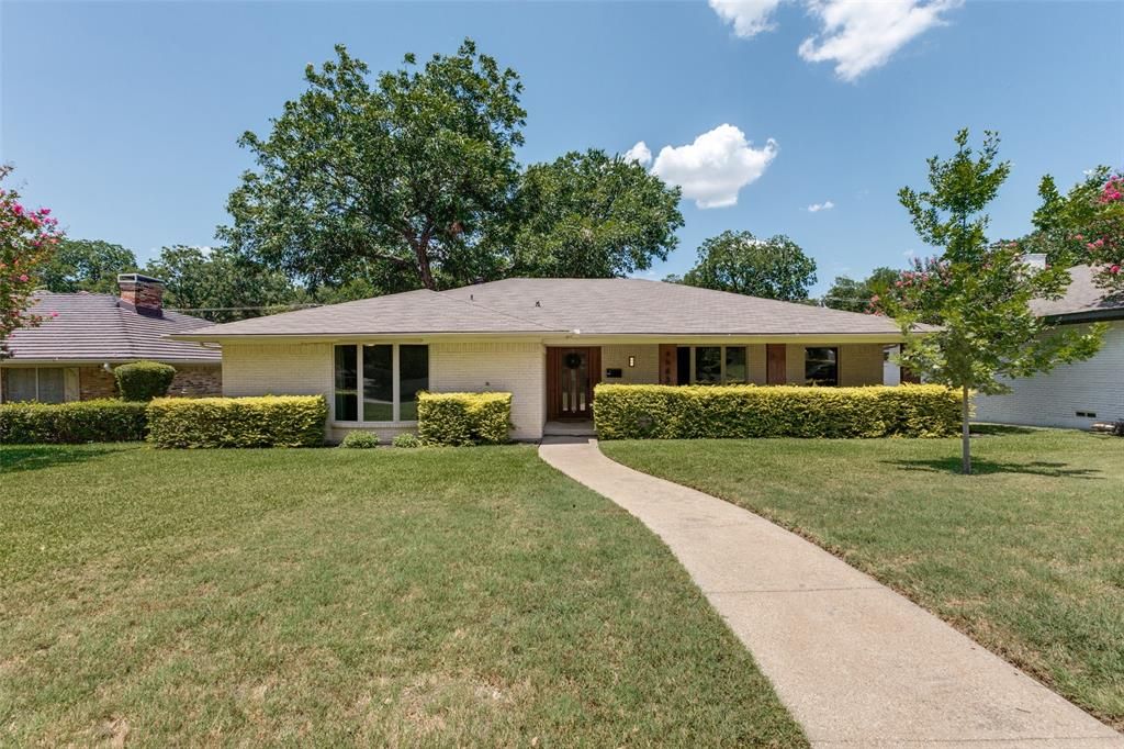 Photo of 4643 Ashbrook Road, Dallas, TX 75227 (MLS # 21330975)