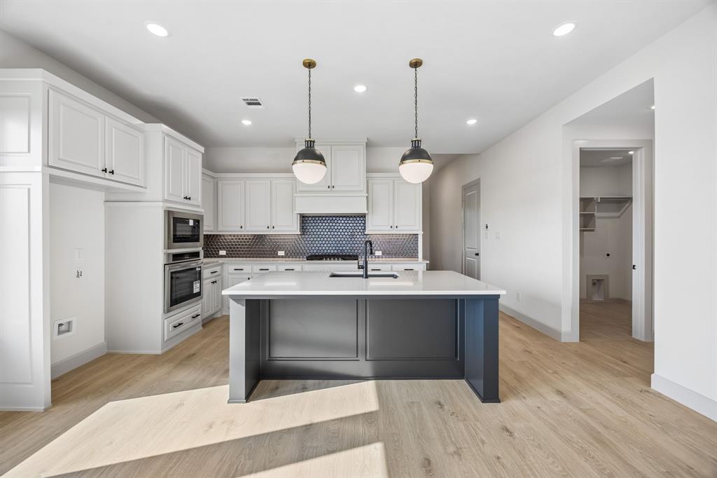 2444 Aurora Avenue