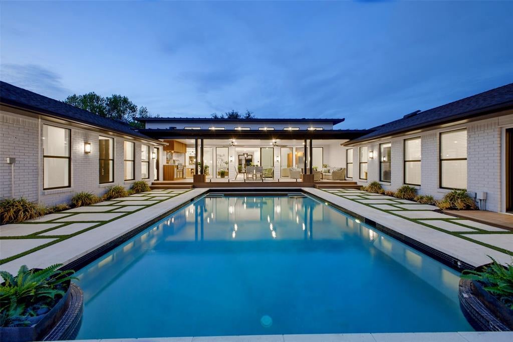 4624 Willow Lane