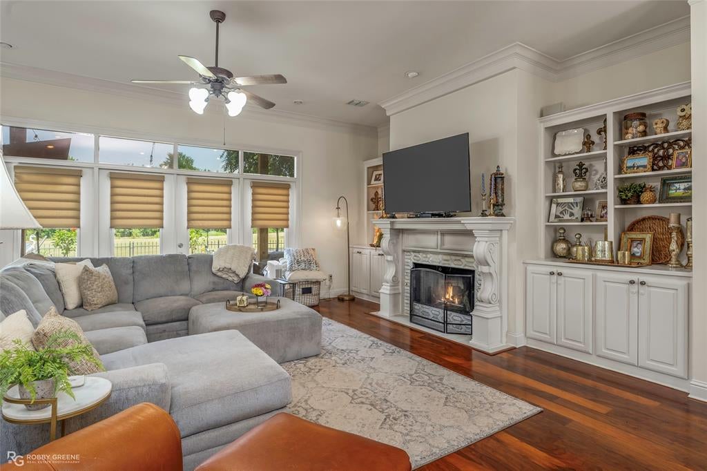 60 Turnbury Drive
