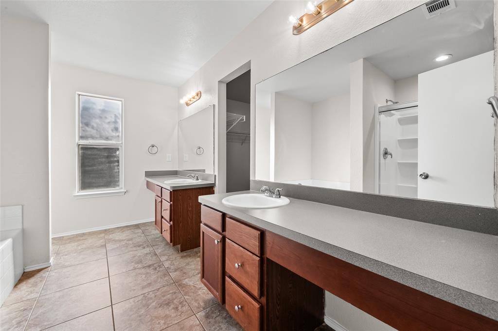 Vista Oak - Residential