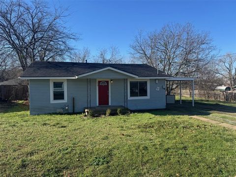 Photo of 112 W Oconnell Street, Howe, TX 75459 (MLS # 21201982)