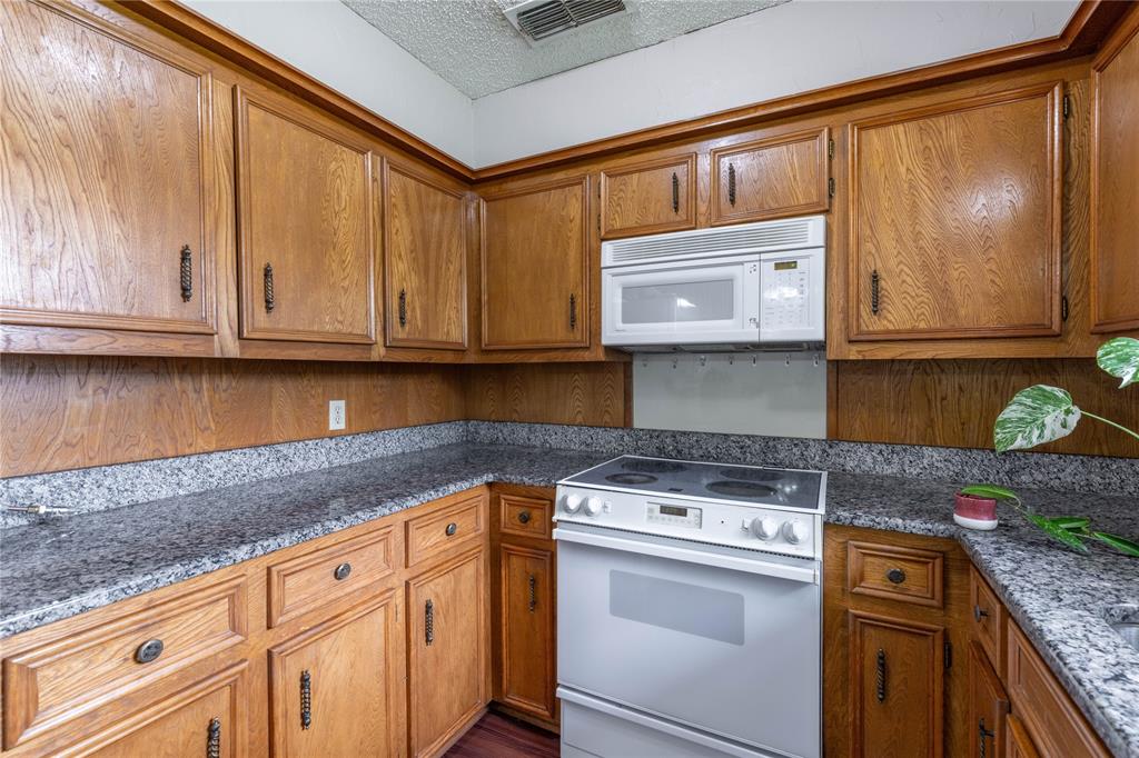 THOMAS SMITH - Residential