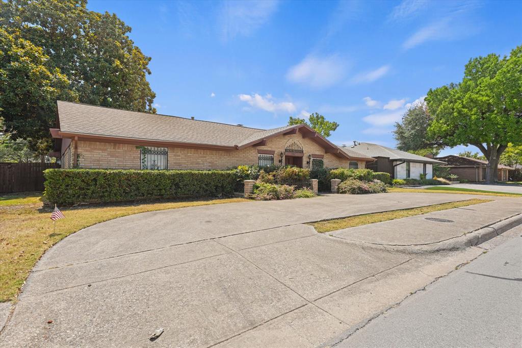 6238 E Lovers Lane