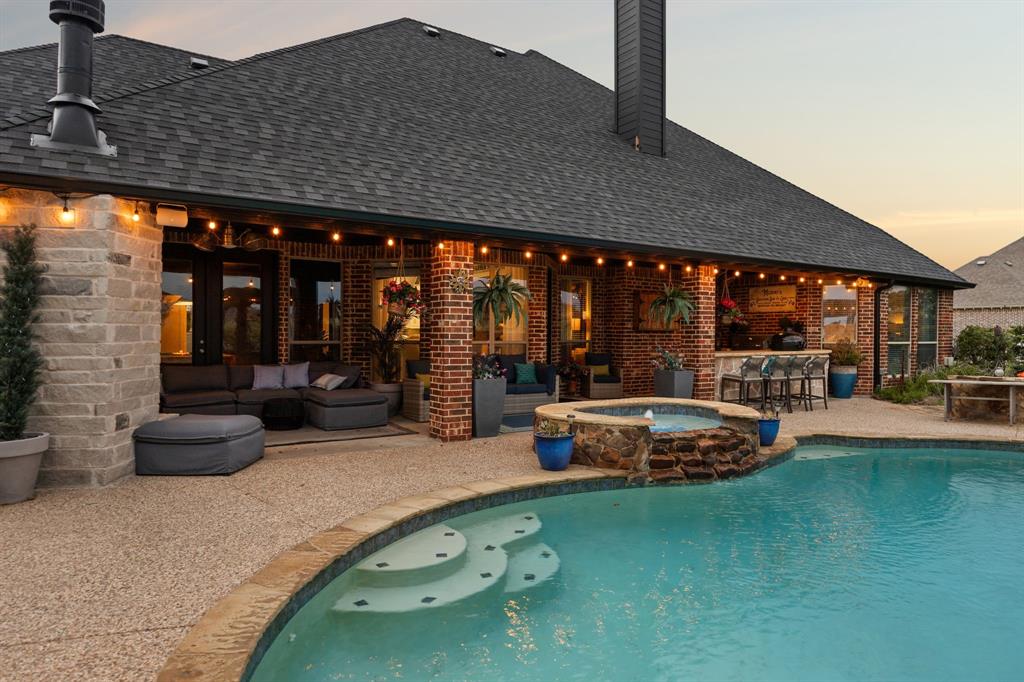 2585 Wincrest Drive