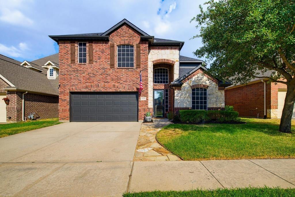 1906 Fountain Wood Drive