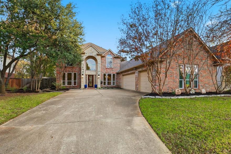 Set in the golf course community of Hidden Lakes, this Keller ISD home backs to the fairway and brings together updated interiors and an exceptional outdoor setting. A 3-car garage, replaced windows throughout, fresh interior paint, new carpet, and refinished bamboo floors create a clean, well-maintained feel from the moment you step inside. The kitchen and bathrooms have been thoughtfully updated, offering a bright, current look that works for everyday living and entertaining.
The main living area overlooks the large backyard with mature trees and a peaceful golf course view; a rare combination in this community. Step outside to an extended covered patio, sized for both dining and lounge space, giving you room to host, relax, or watch play along the course.
Upstairs and down, the home offers flexible rooms and comfortable gathering spaces. The community features a pool, playgrounds, greenbelts, and jogging trails, all within a short distance. Convenient access retail, dining, and local schools adds to the appeal.
This property delivers the outdoor space, updates, and setting buyers want in Keller; paired with the neighborhood amenities that make this home so attractive.