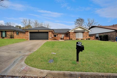 404 Mountainview Drive Hurst TX 76054