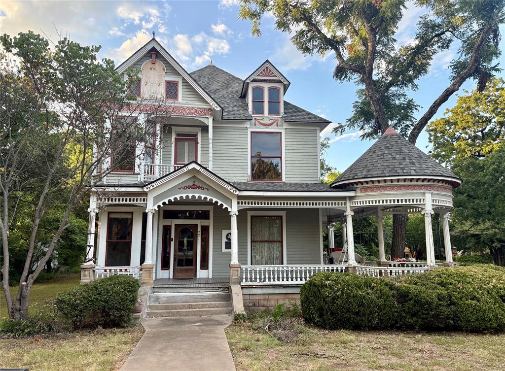221 E Bridge Street