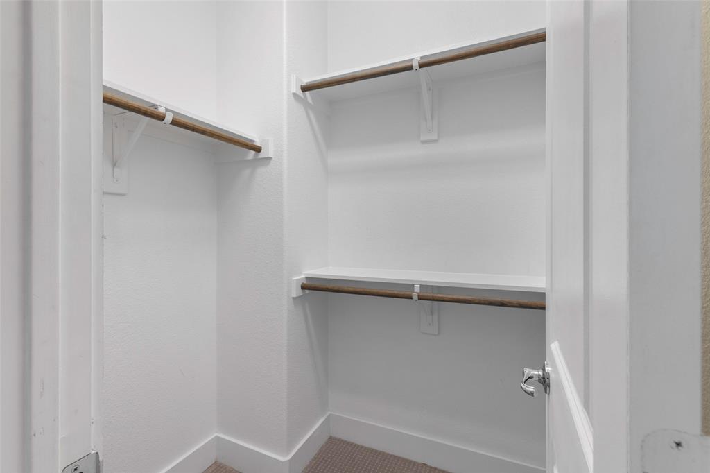 Exall Twnhms II - Residential