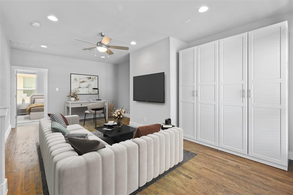 Exall Twnhms II - Residential