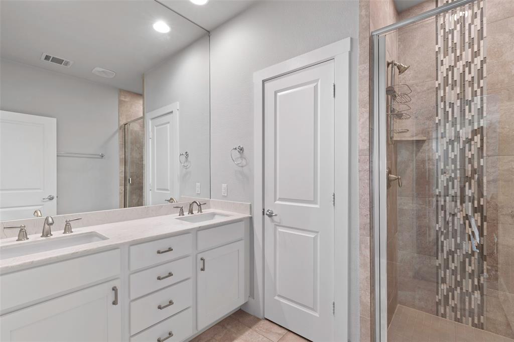 Exall Twnhms II - Residential