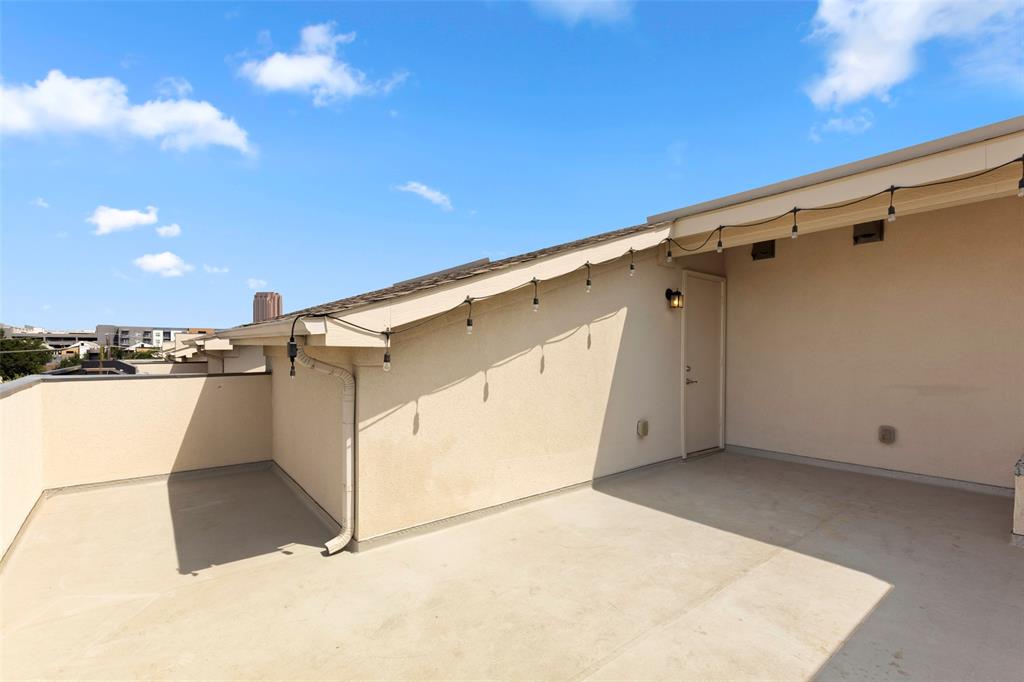 Exall Twnhms II - Residential