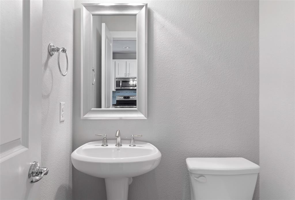 Exall Twnhms II - Residential