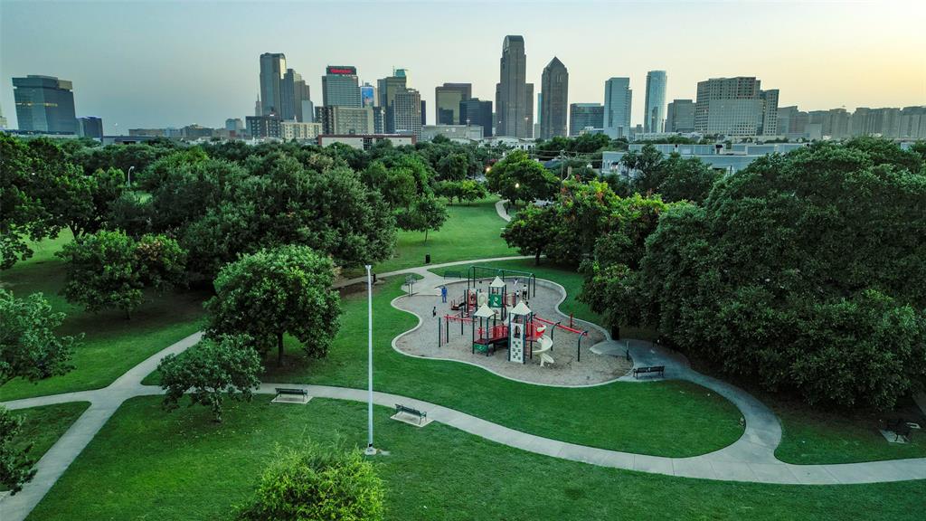 Exall Twnhms II - Residential